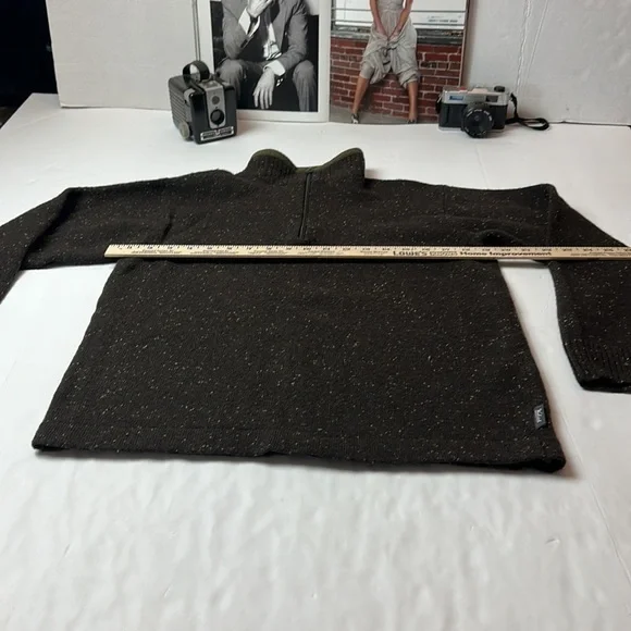 Woolrich 1/4 zip up pull over lambs wool sweater